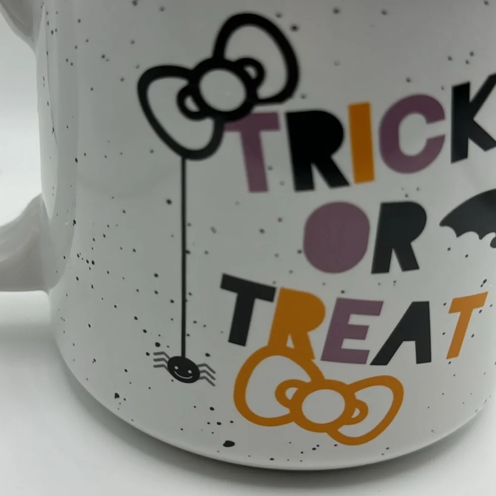 Hello Kitty Halloween Trick or Treat Black‎ Cat Bats Coffee Mug Cup 20oz NEW